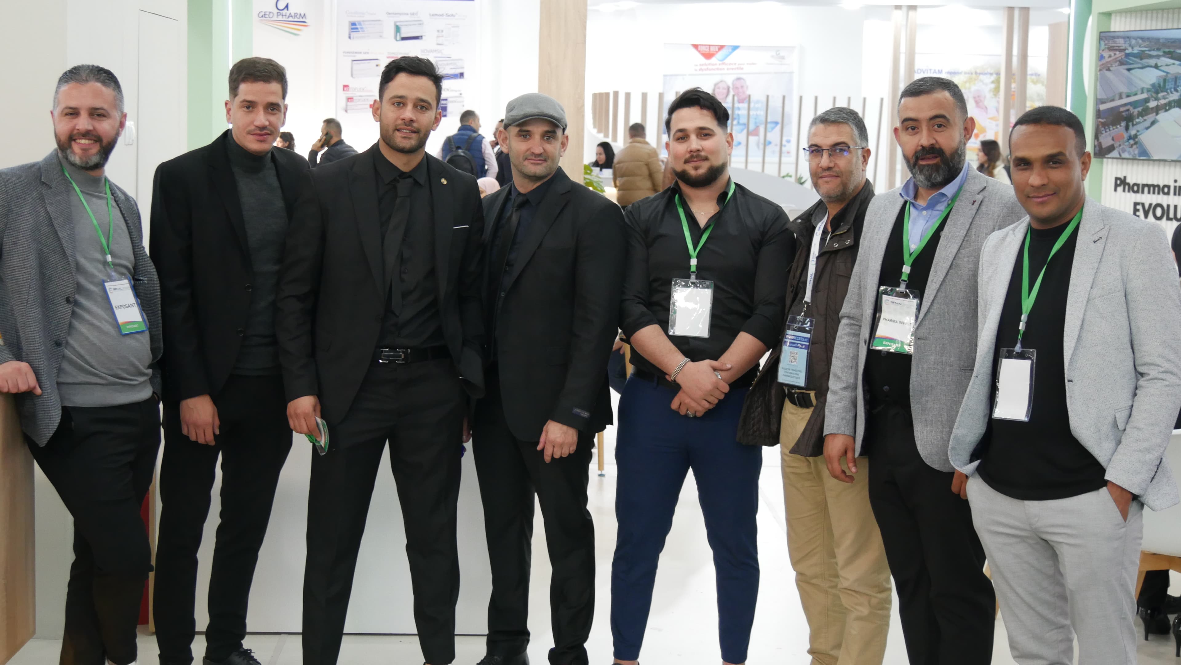 Équipe Pharma Invest — Tlemcen Pharm sur un salon professionnel